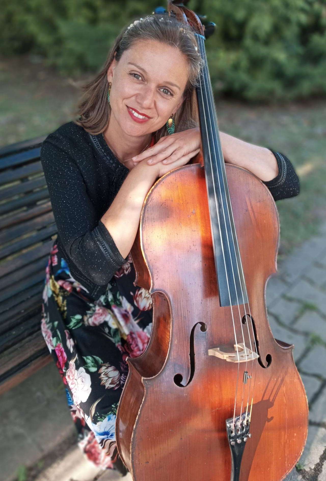 LOURDES - PROFESORA DE VIOLÍN Y VIOLONCHELLO_ Academia Élite